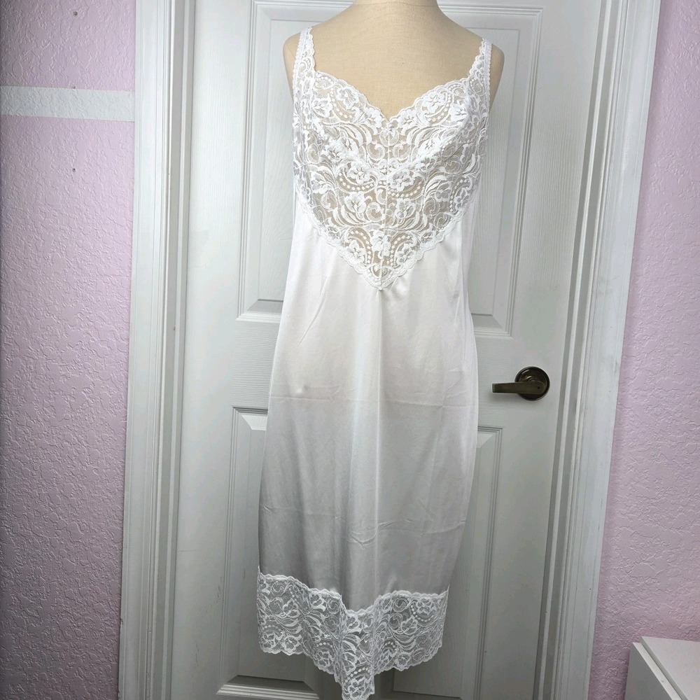 Vanity Fair Vtg White Full Slip Size 36 Lace Bodice Back Slit Nightgown Lingerie